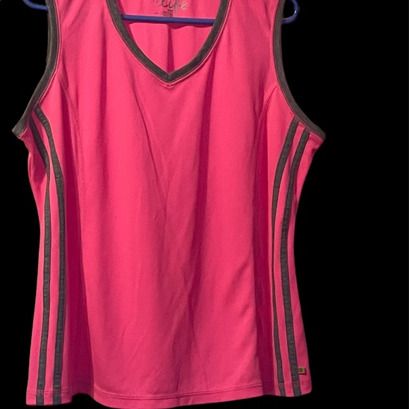 Sleeveless work out shirt - Picture 1 of 4